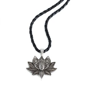 Pendentif Lotus en Argent avec Chaîne